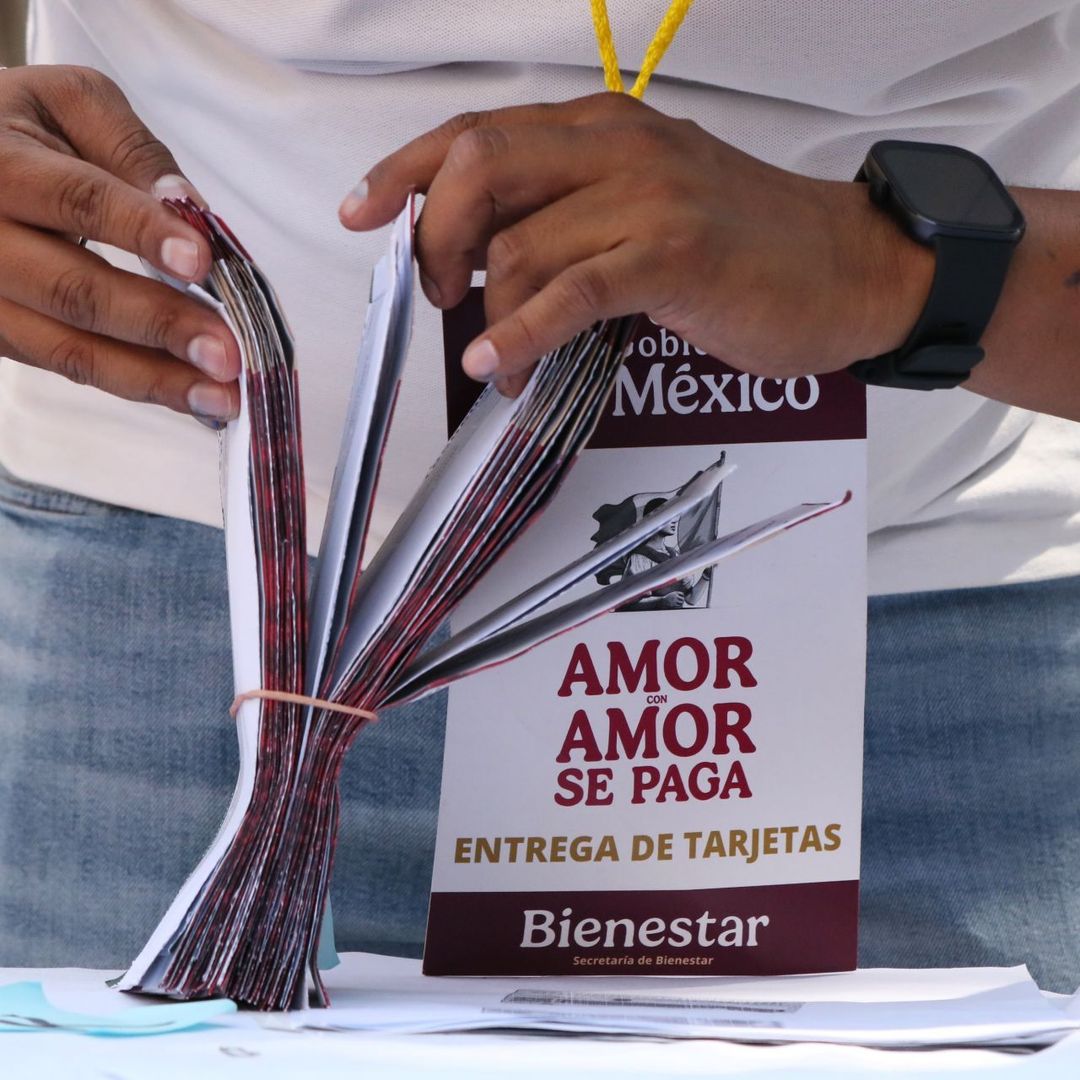 Entrega de Tarjetas Bienestar